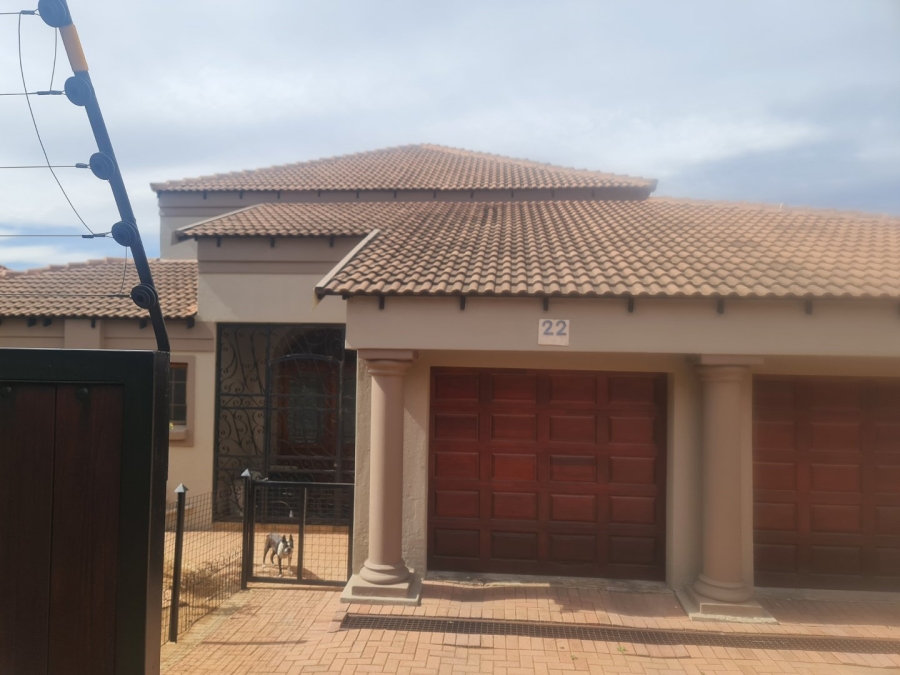 4 Bedroom Property for Sale in Safari Gardens North West